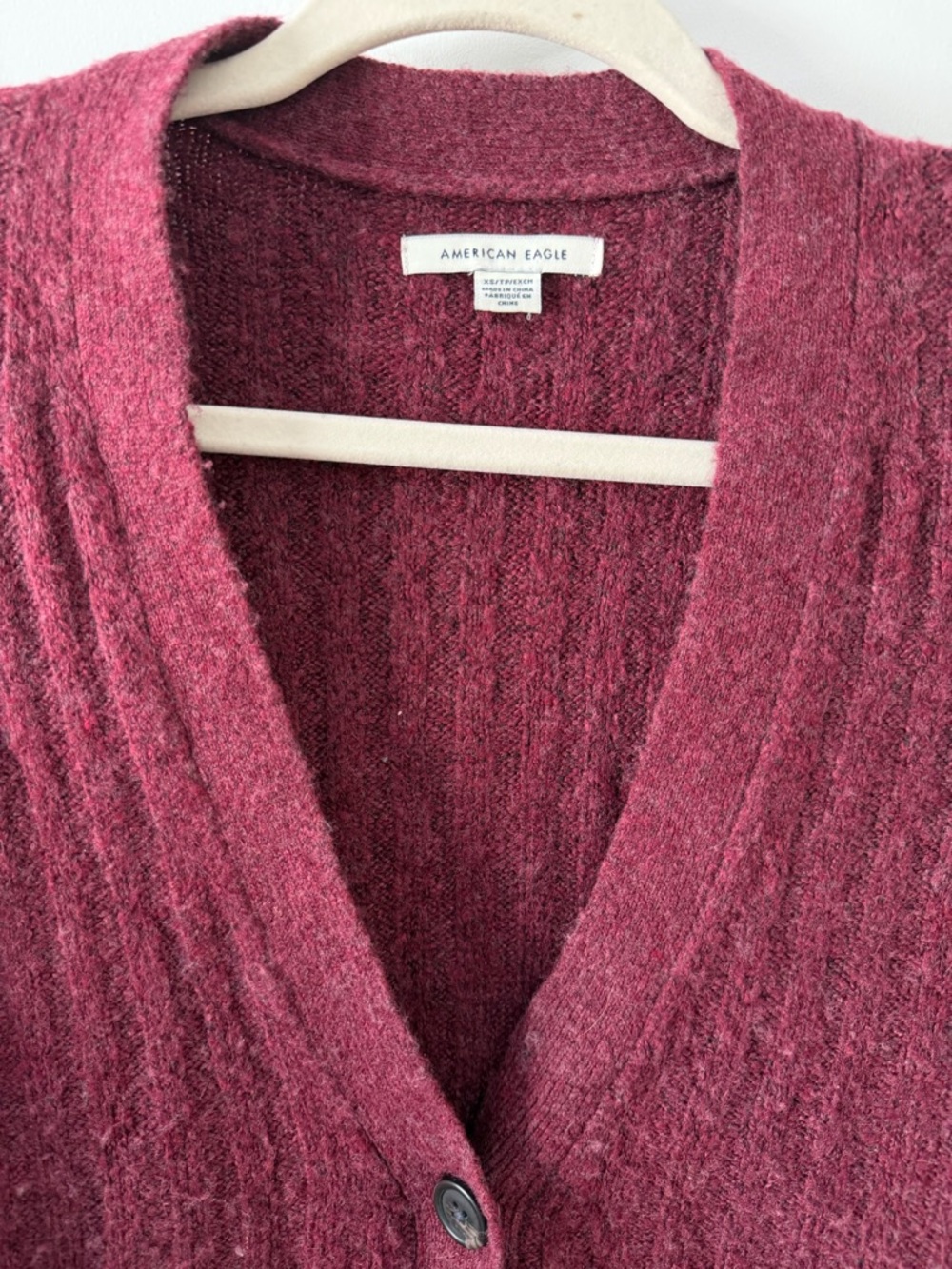 AMERICAN EAGLE | Ribbed V-Neck Oversized Cropped Cardigan Sweater - Raspberry - Picture 2 of 8